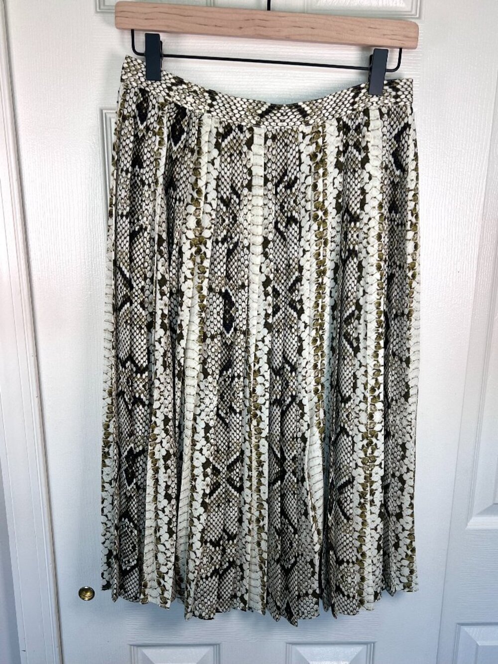 J.Crew Snake Skin Midi Pleated A-Line Skirt Size 4 - Picture 1 of 4